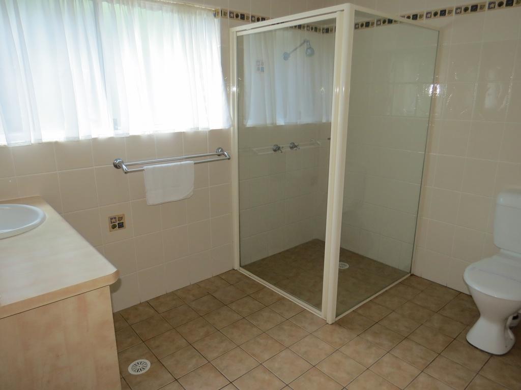 George Bass Motor Inn Nowra Room photo