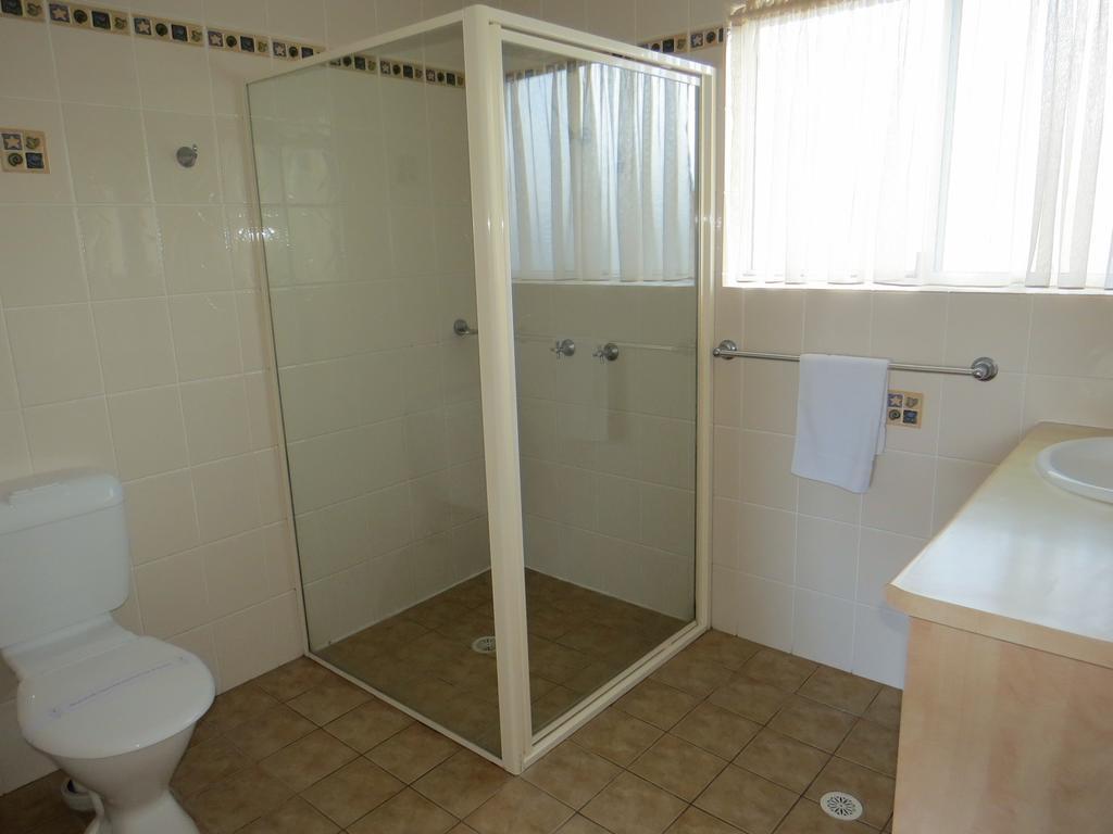 George Bass Motor Inn Nowra Room photo