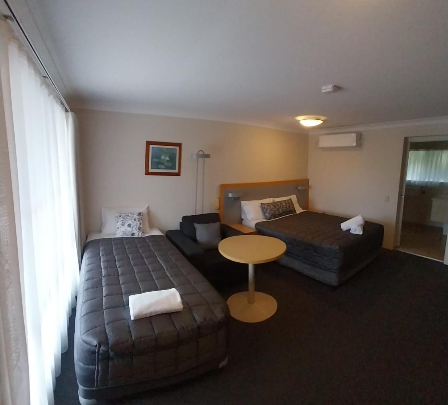 George Bass Motor Inn Nowra Exterior photo