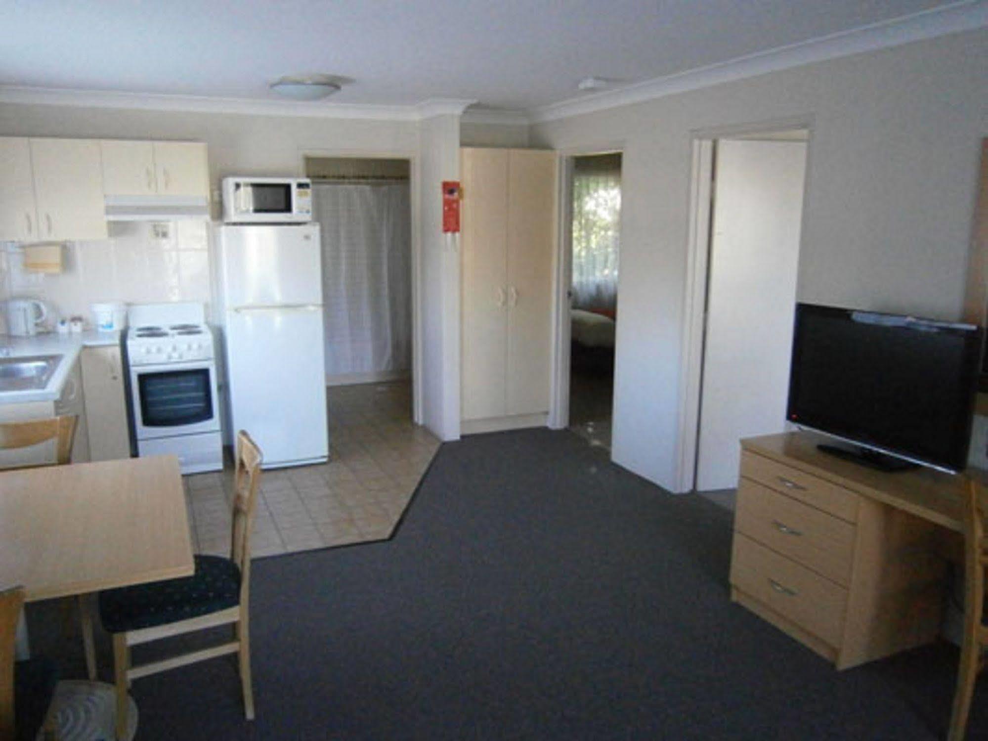 George Bass Motor Inn Nowra Exterior photo